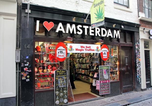 В Амстердаме марихуану можно купить и в сувенироной лавке