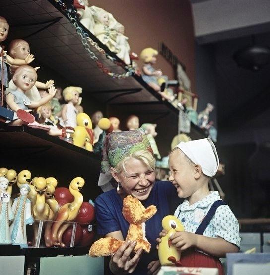 советский магазин игрушек