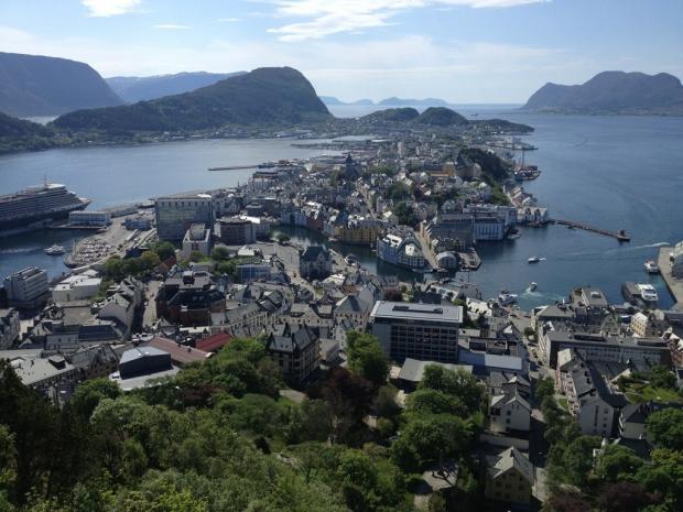 городок в заливе фиордов Норвегия