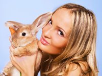 ru.depositphotos / AmeliaFox: девушка с кроликом
