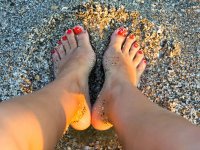 ru.depositphotos.com/lena_vl: Ноги на пляже