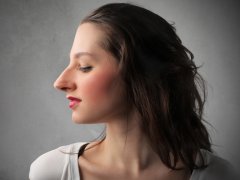 businessinsider.com: женщина с длинным носом